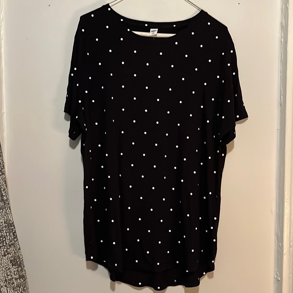 NWT Old Navy Curved Hem Stretch Tee